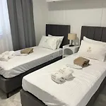 Lazuli Beachfront Sea View Ap 34 شقة لارنكا