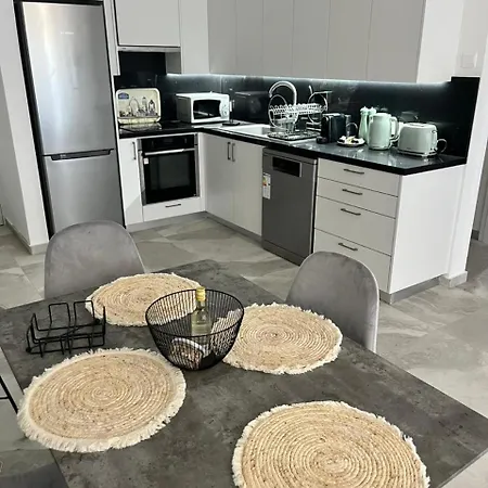 Lazuli Beachfront Sea View Ap 34 Apartament