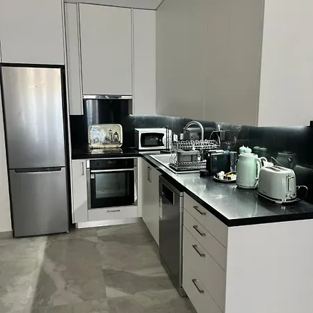 Lazuli Beachfront Sea View Ap 34 * Lárnaca