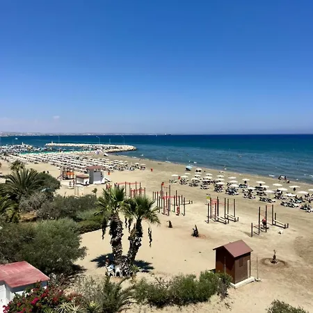דירה Lazuli Beachfront Sea View Ap 34 לרנקה