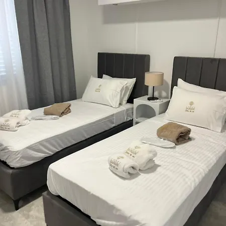 Lazuli Beachfront Sea View Ap 34 דירה לרנקה